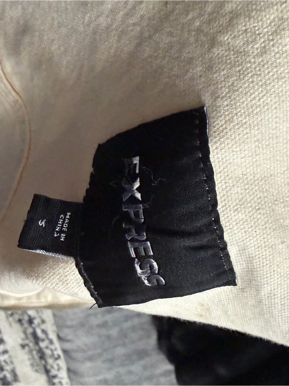 Express Men's Lightweight Zip Jacket in Cream - Picture 6 of 6